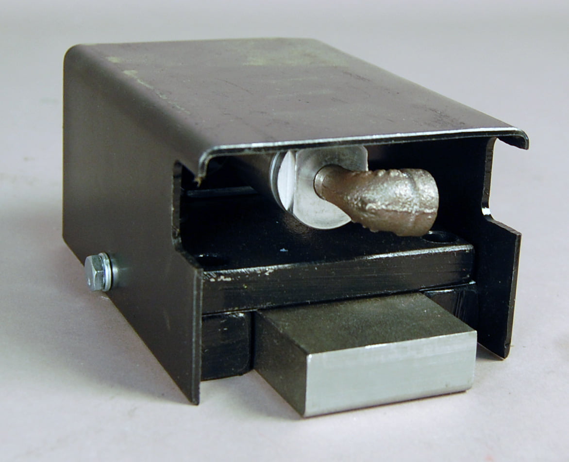Remote Release Latch - Globe - 43718